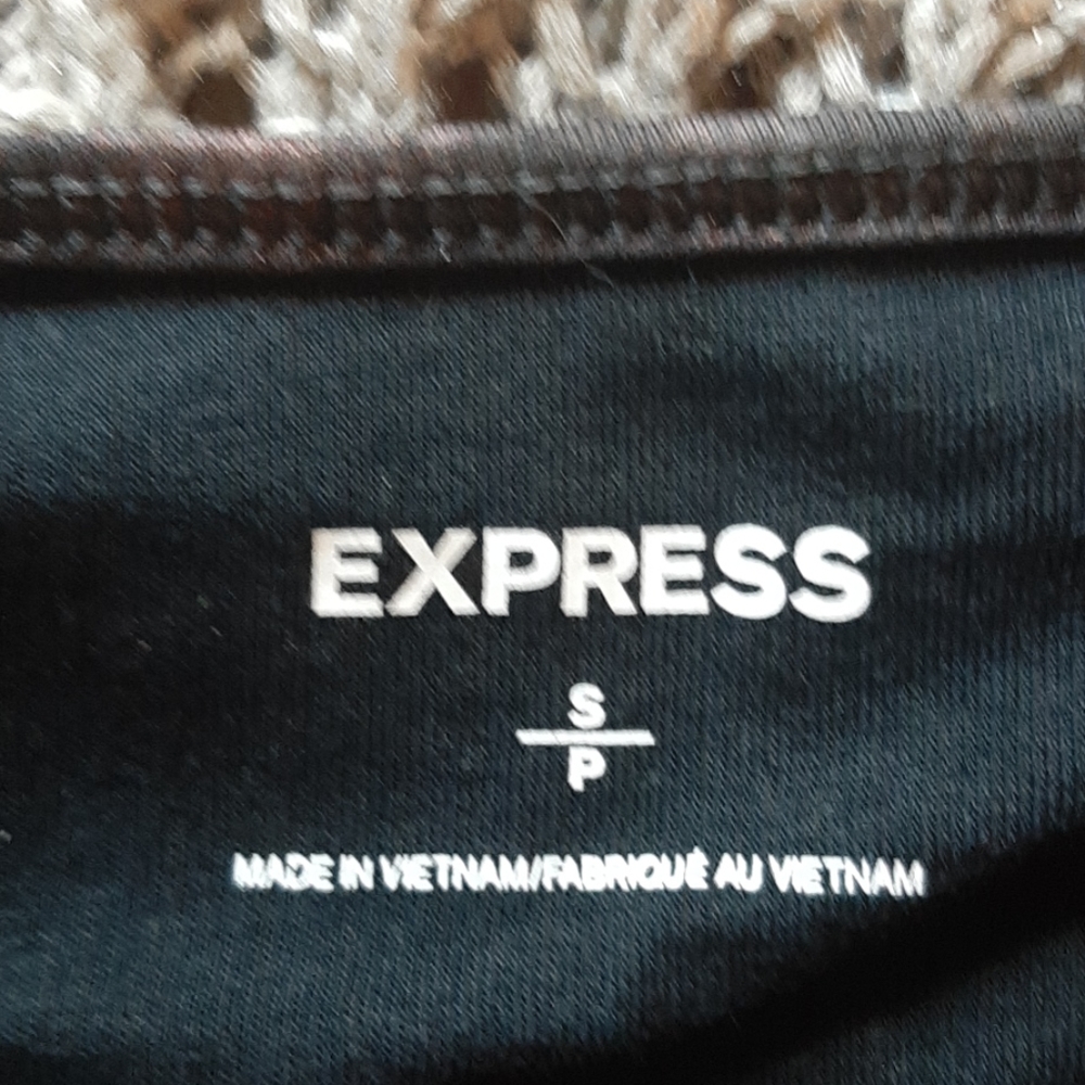 2/$30  2 Tops Outback Red & Express Small Brown Tan        C - Picture 8 of 8